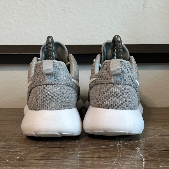 Nike ID Roshe One Women’s Athletic Running Shoes Size 6.5 Gray - Picture 4 of 8